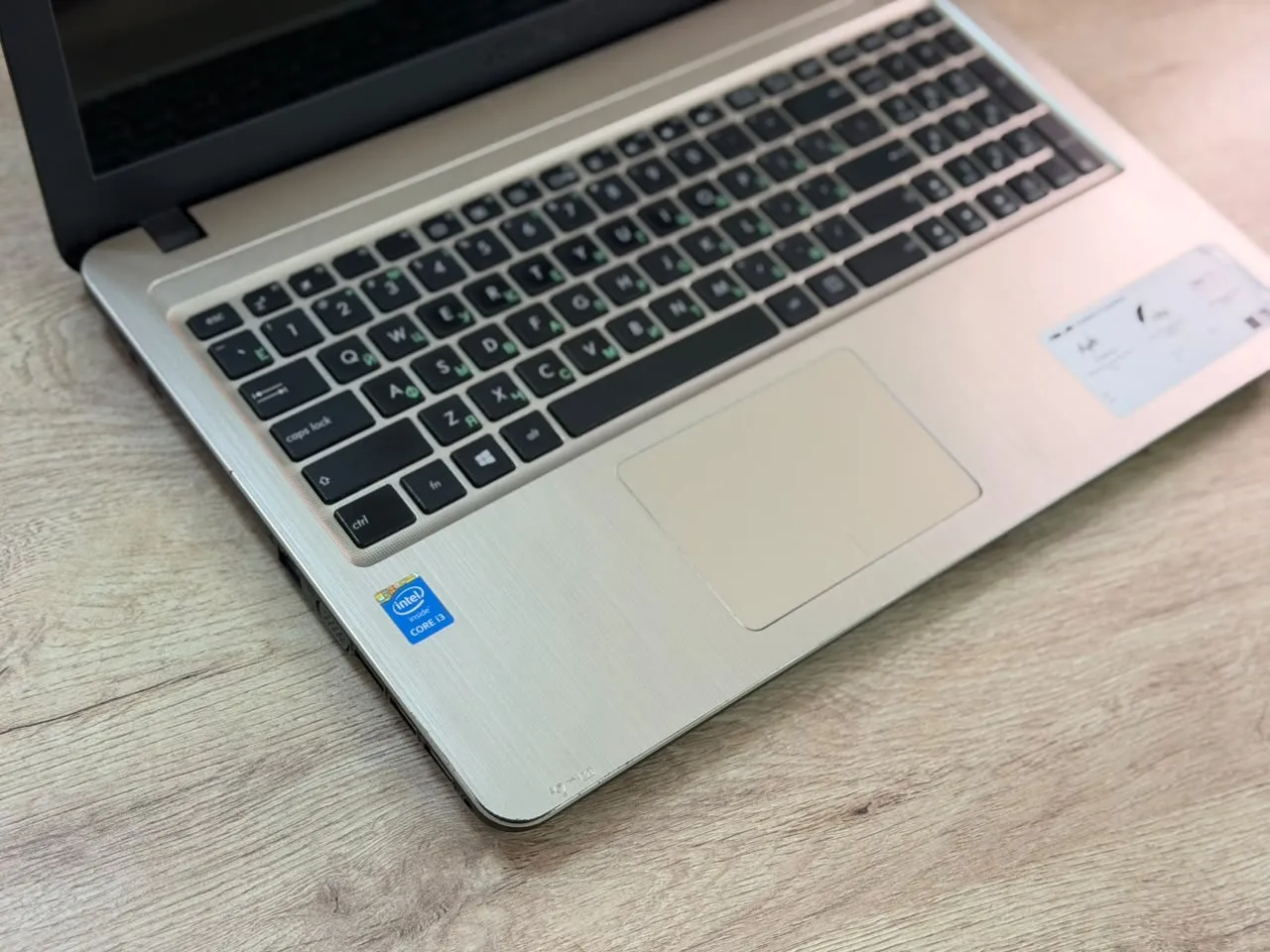 ASUS Core i3 noutbuk — şəkil 4
