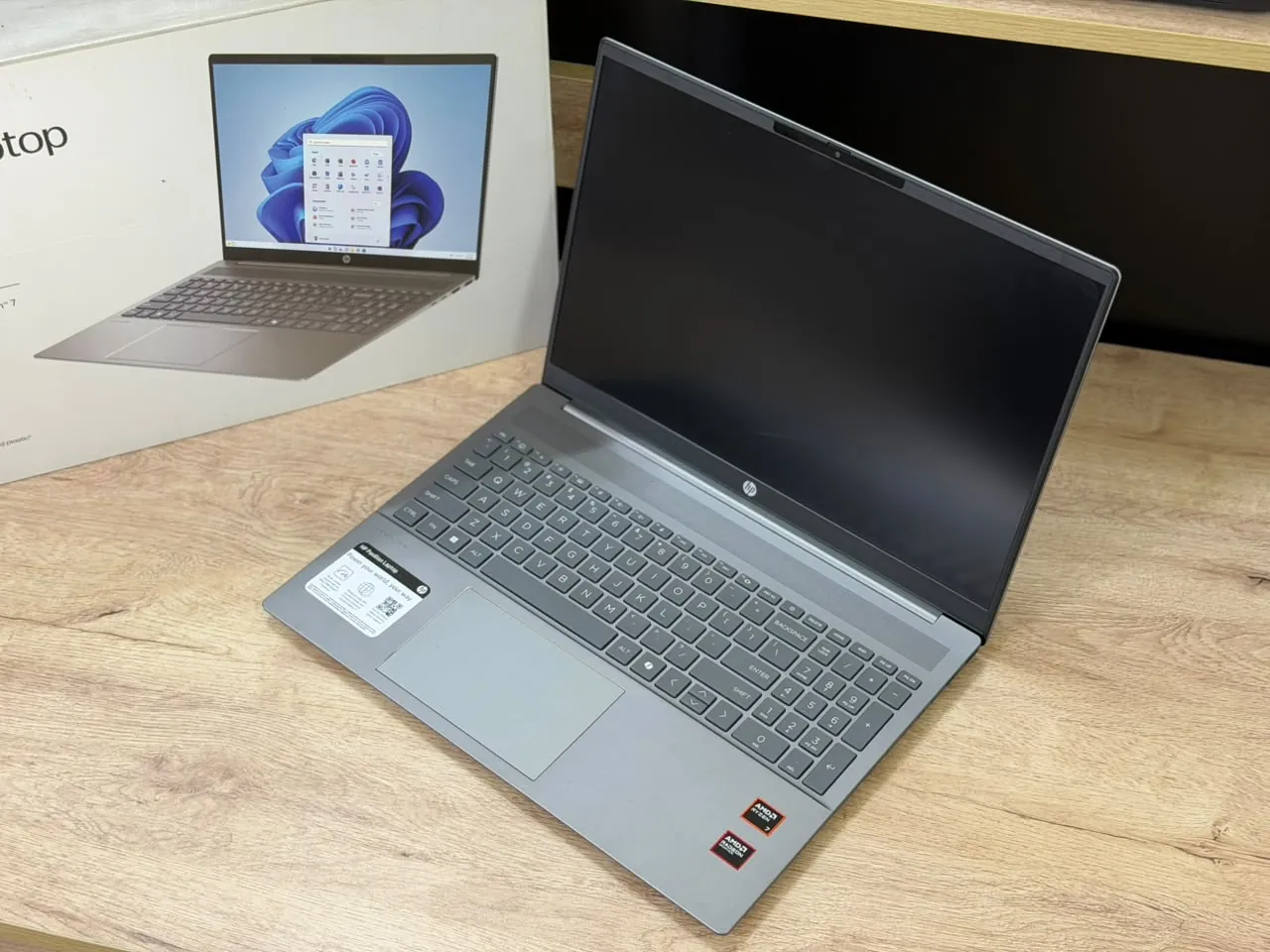 HP Pavilion 16 — şəkil 1