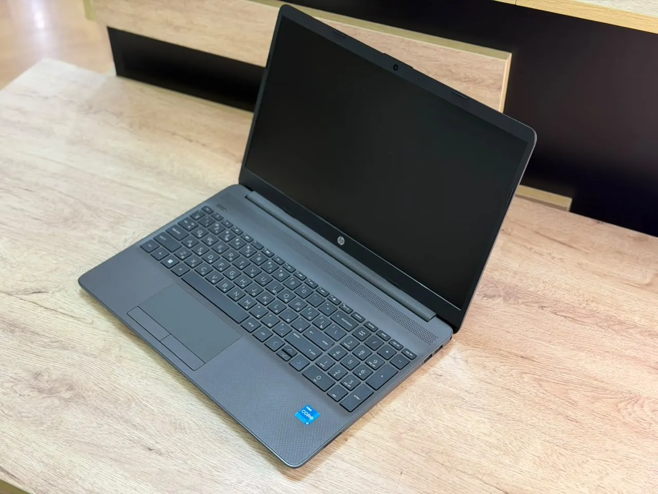HP Core i3 noutbuk — şəkil 1